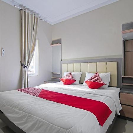 Oyo 91681 Raysa Homestay Pekanbaru Exterior photo