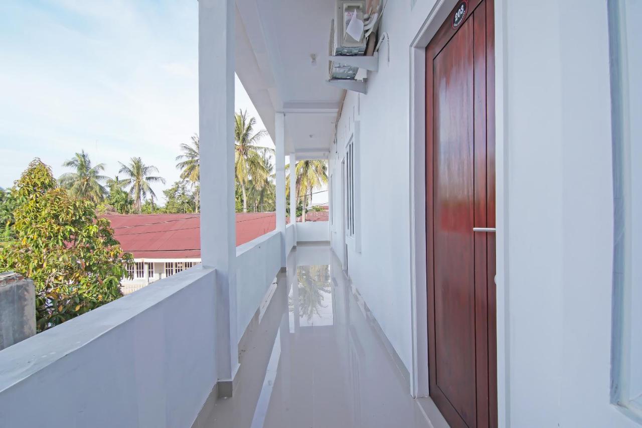 Oyo 91681 Raysa Homestay Pekanbaru Exterior photo